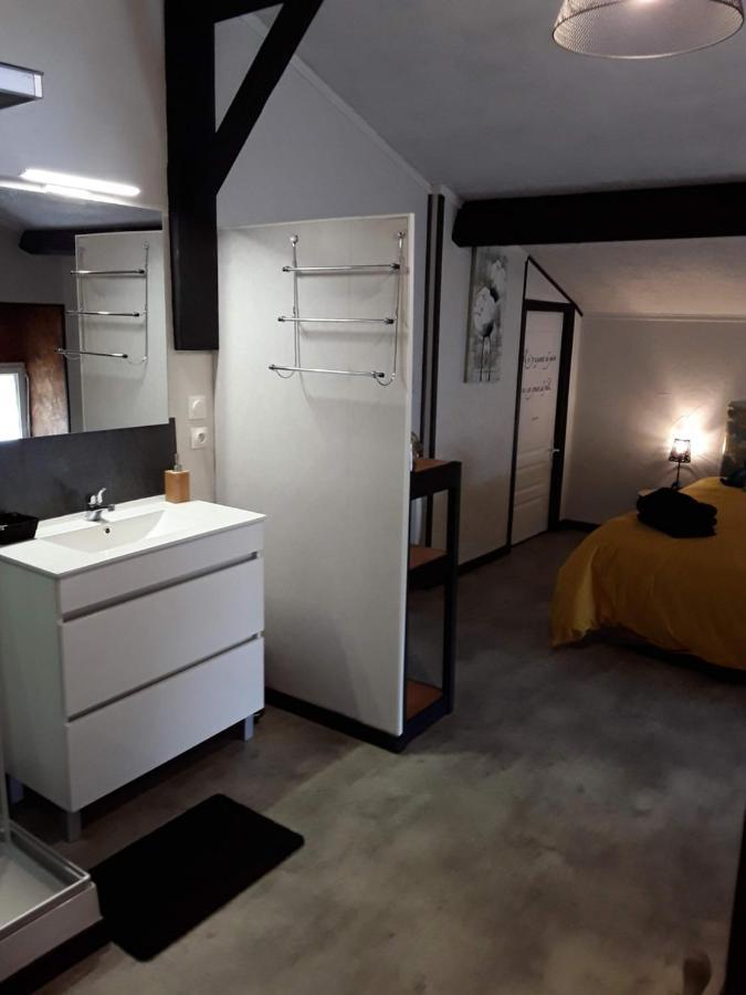 La Chambre D'A Cote Doulezon Exterior photo